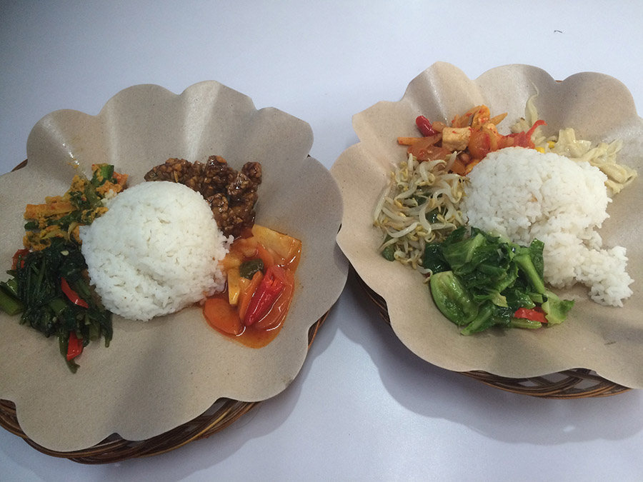 Oběd v Indonésii